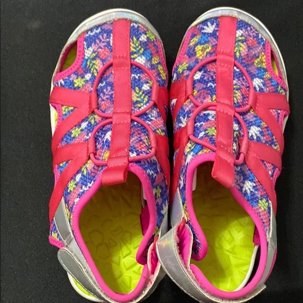 LANDS END GIRLS SIZE 3‎ MULTICOLOR SANDALS WATER SHOES with HOOK AND LOOP Straps